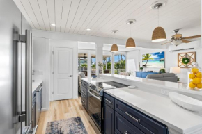 Boating Enthusiasts, Walk to the Beach, Heated Pool - The Corner cottage - Roelens